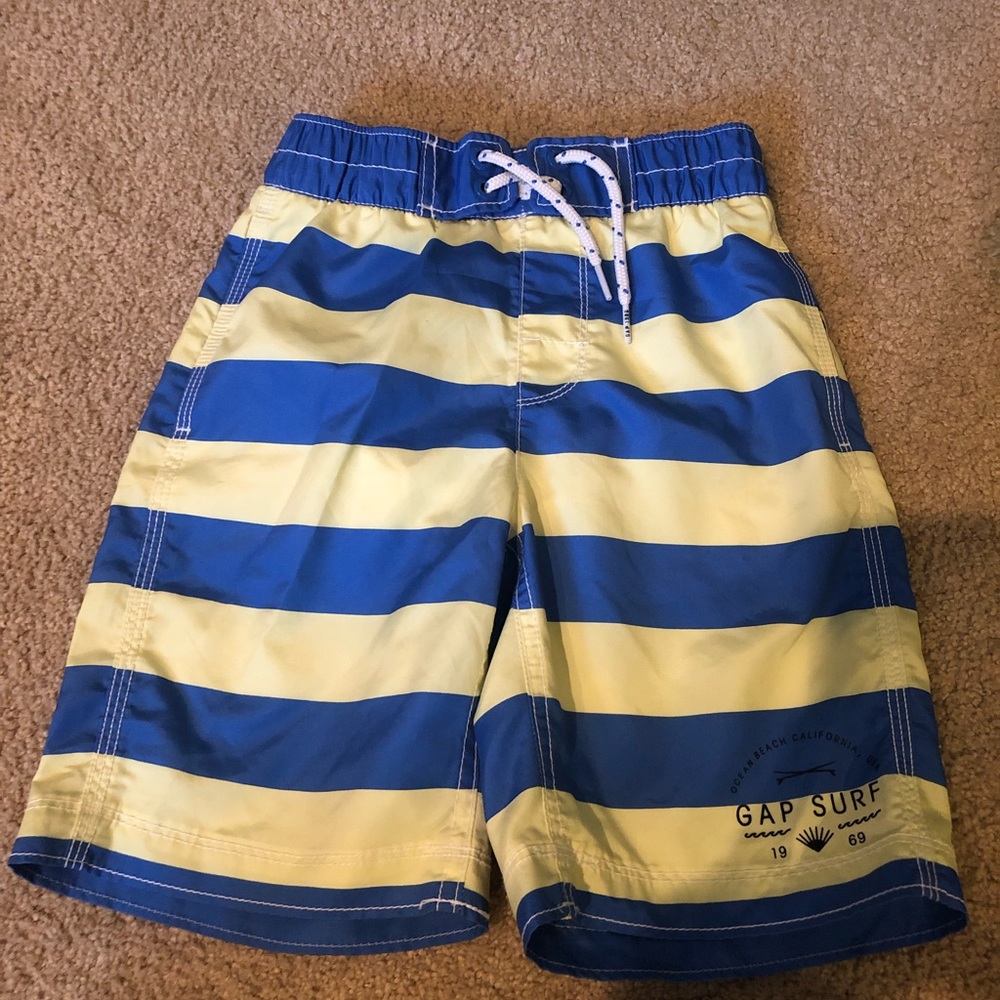 Boys swim trunks 6-7